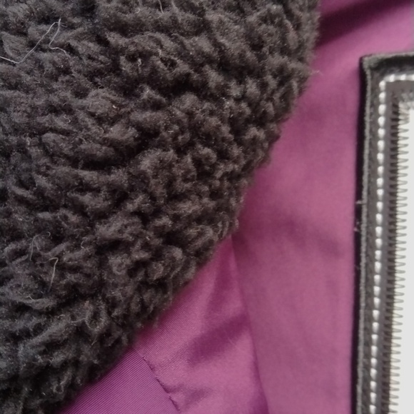 Calvin Klein Women's Puffer Vest Jacket Plum, Size Medium - Picture 11 of 11